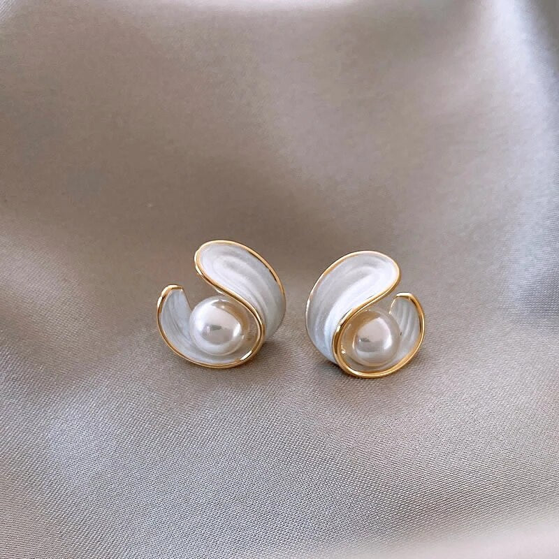 Luxury Gold Earrings with White Opal and Pearl