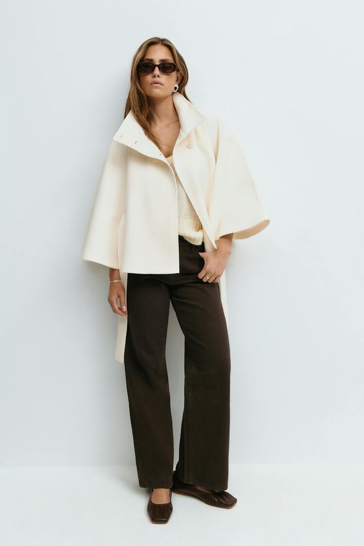 Elegant Chic Women's Coat with Belt and High Collar