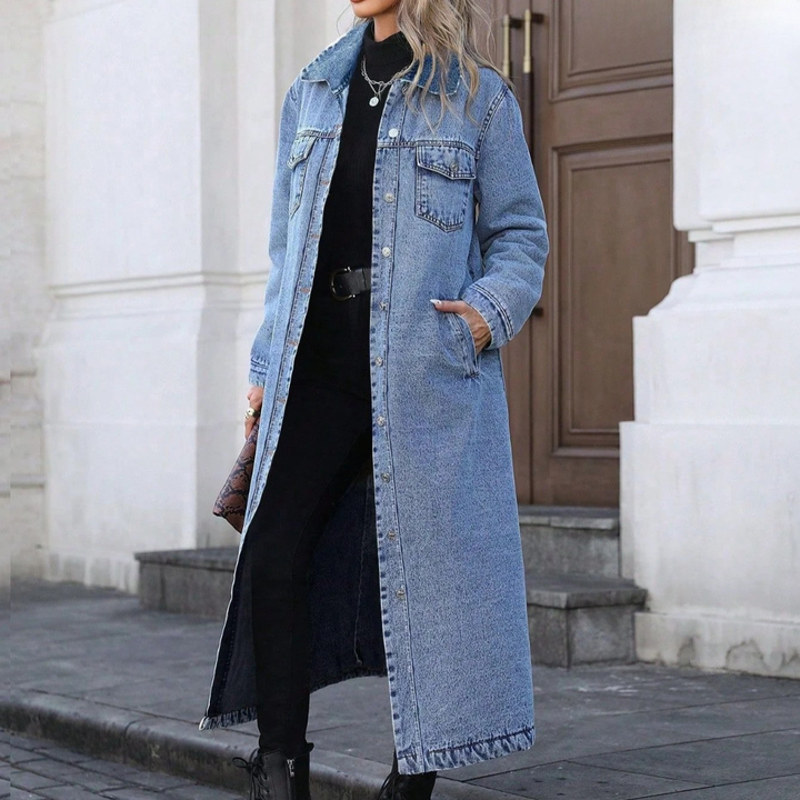 Long Oversized Women's Denim Jacket with Button Closure and Pockets