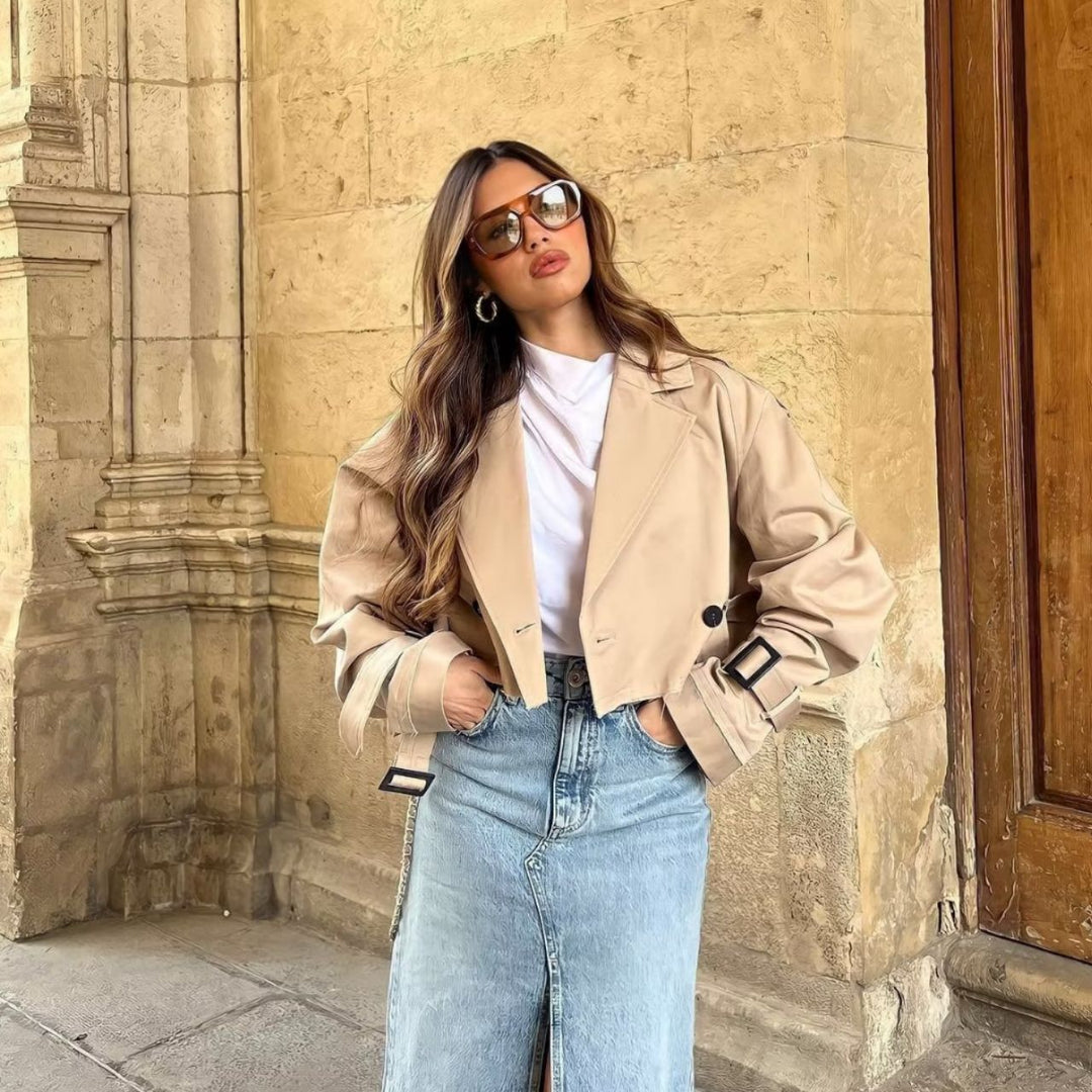 Stylish Women's Short Trench Coat with Belt and Classic Collar