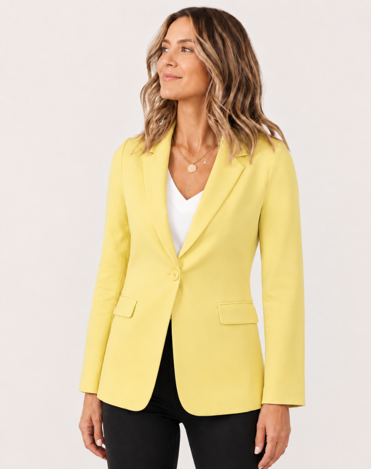 Women's Elegant Blazer With Tailored Fit And Lapel Collar