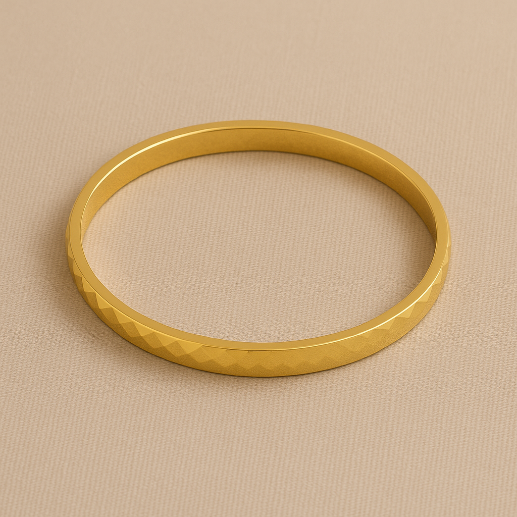 Margrit | Minimalist Hammered Bangle Bracelet