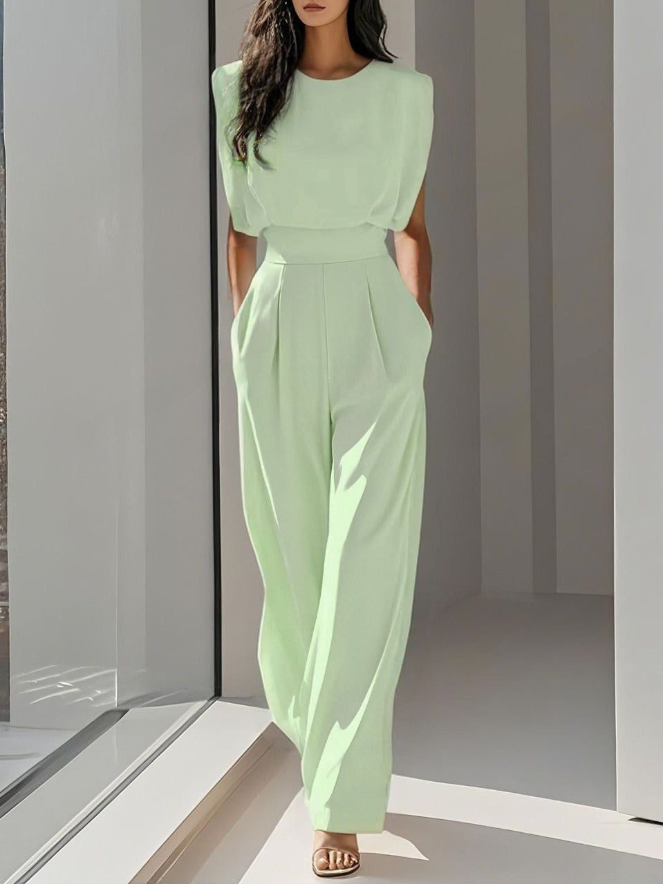 Summery Women's Sleeveless Jumpsuit with Wide Legs and Waist