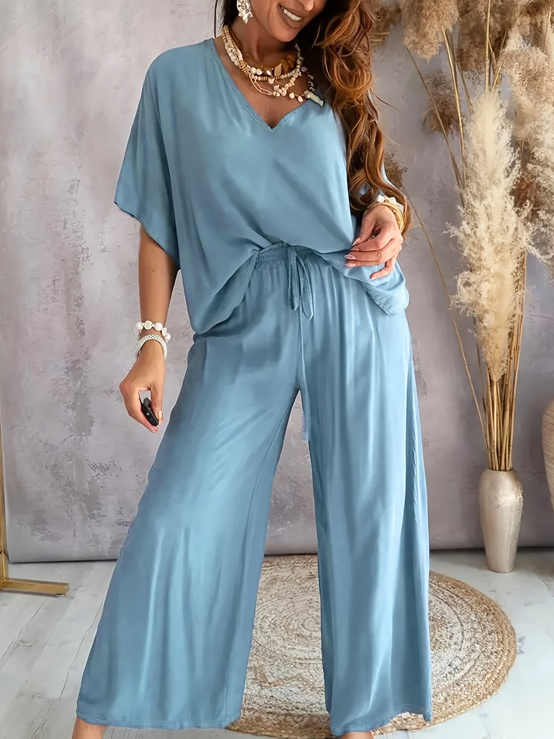 Jaantje | Summer Lounge Set with Wide Pants and V-Neck Top