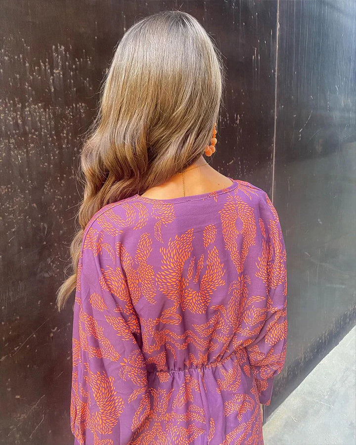 Chic and Elegant Women's Midi Dress with Print