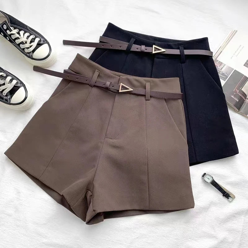 Elegant Women's High-Waisted Straight-Fit Shorts