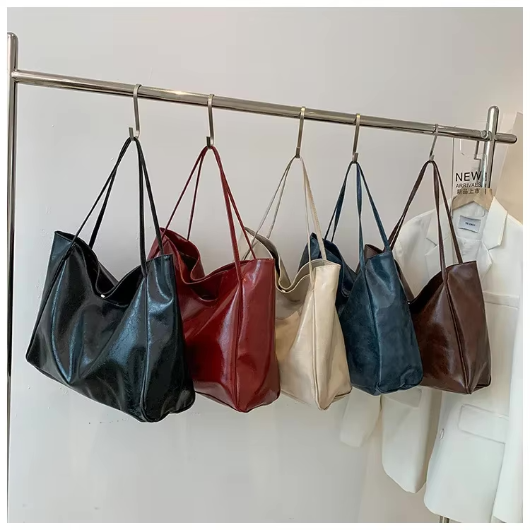Leora | Luxurious Spacious Shopper Shoulder Bag