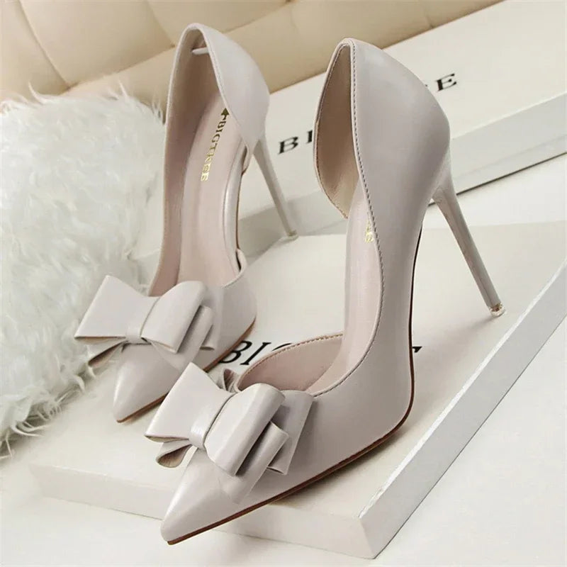 Gilia | Elegant Pumps with Bow Detail