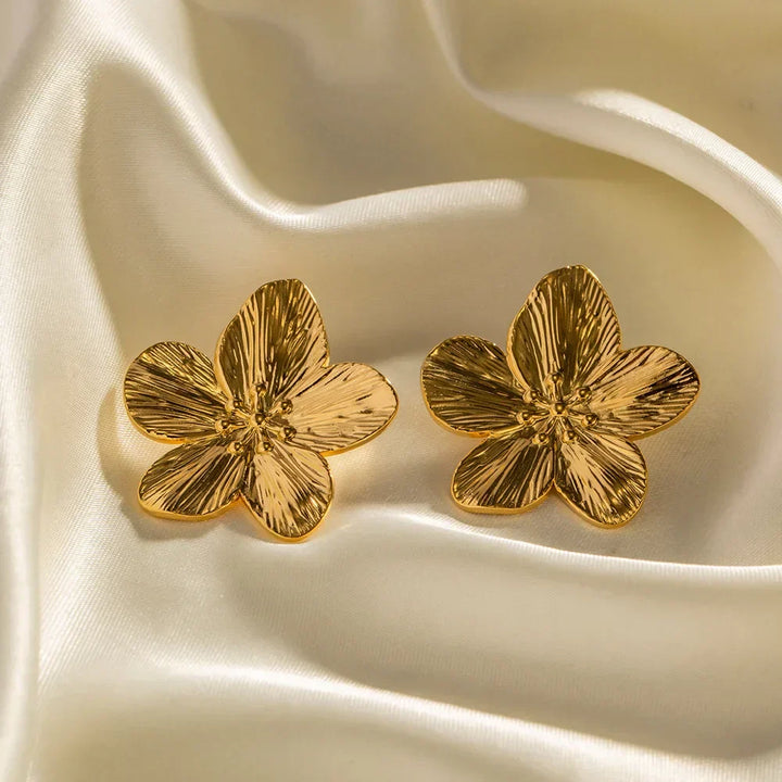 Penne | Statement flower-shaped earrings