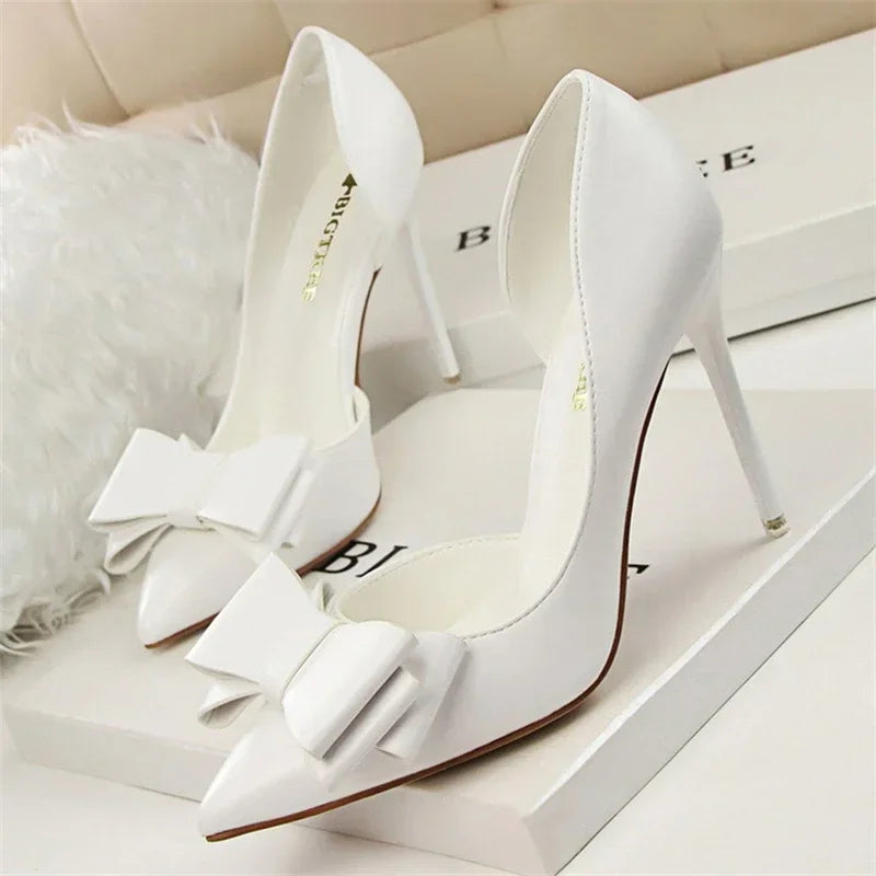 Gilia | Elegant Pumps with Bow Detail