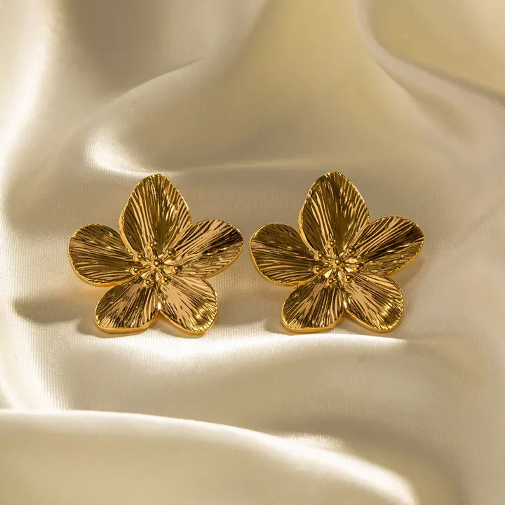 Penne | Statement flower-shaped earrings