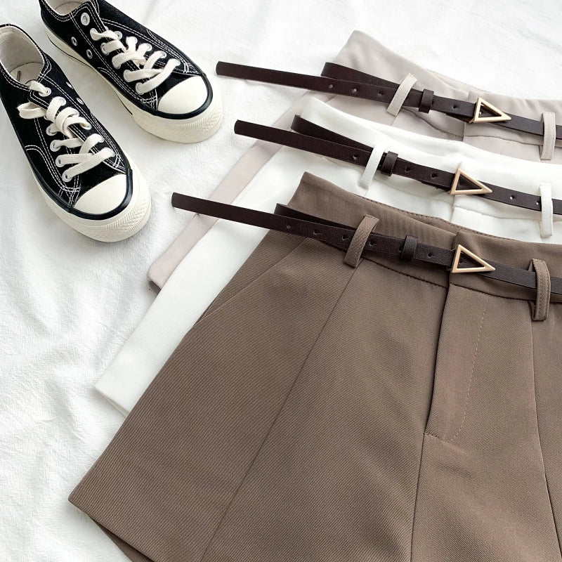 Elegant Women's High-Waisted Straight-Fit Shorts