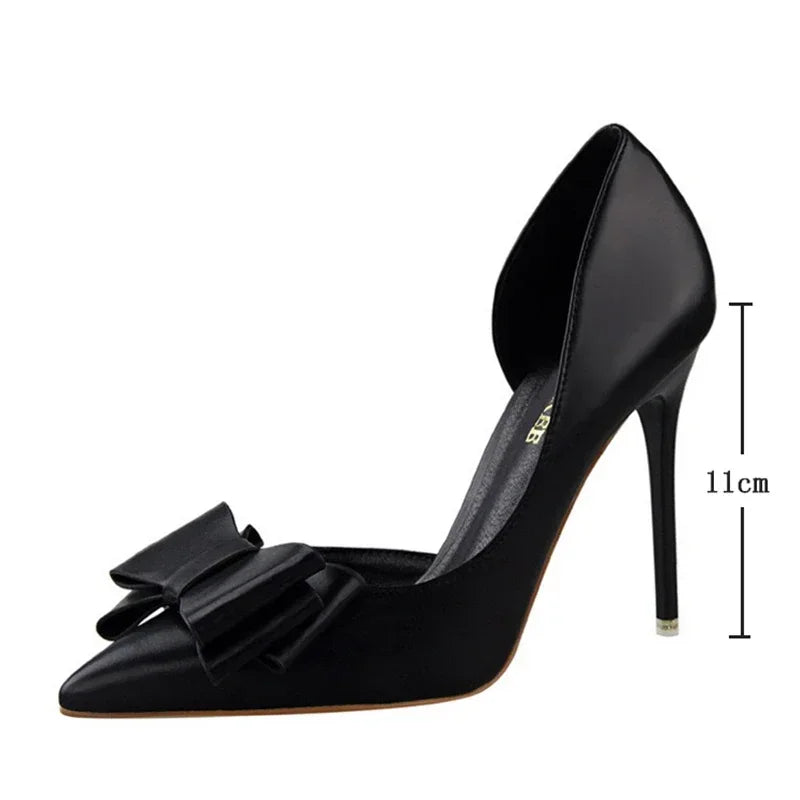 Gilia | Elegant Pumps with Bow Detail