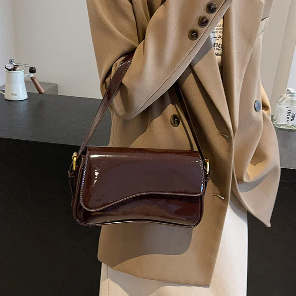 Tira | Shiny Shoulder Bag with Wavy Design
