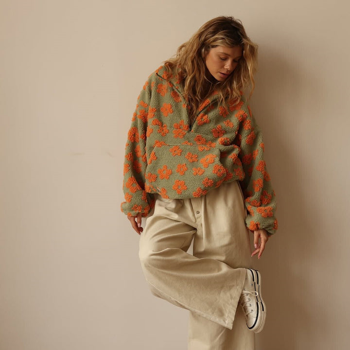 Women's Oversized Fleece Sweater with Floral Print and Zipper