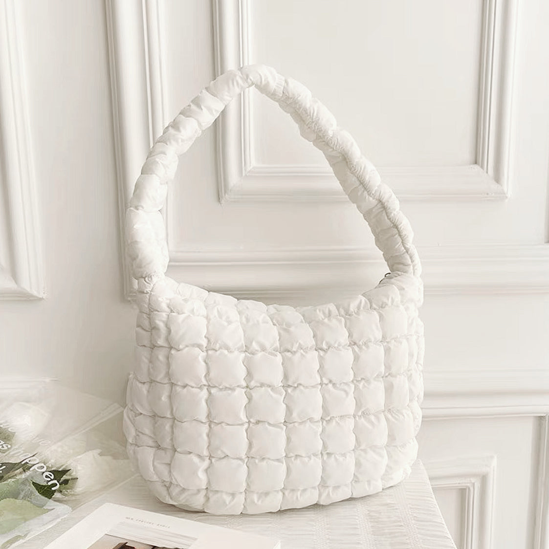 White / 39 x 30 x 12 cm