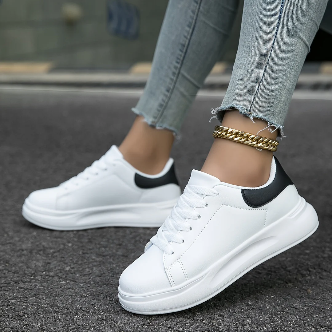 White and Black
 / 39