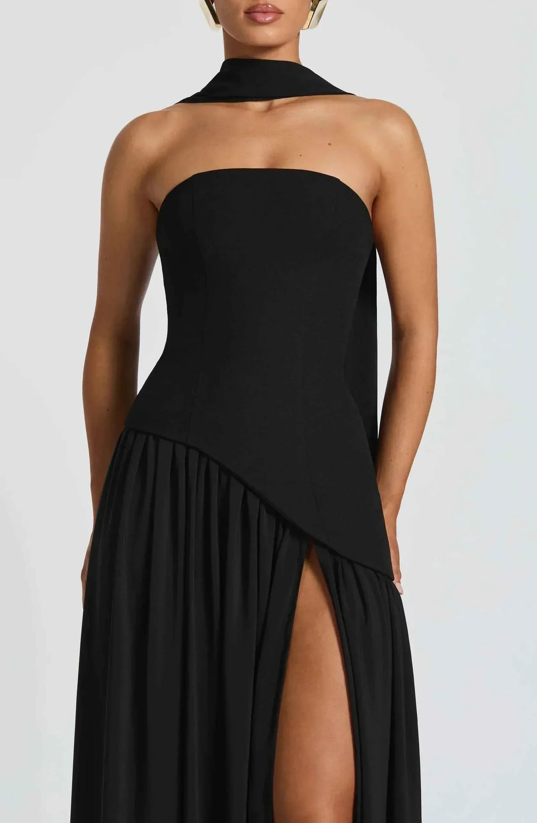 Luxury Maxi Evening Dress with Shawl and Strapless Neckline