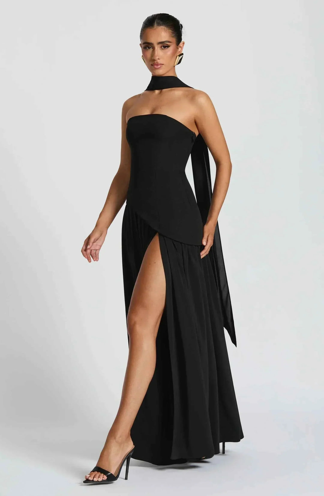 Luxury Maxi Evening Dress with Shawl and Strapless Neckline