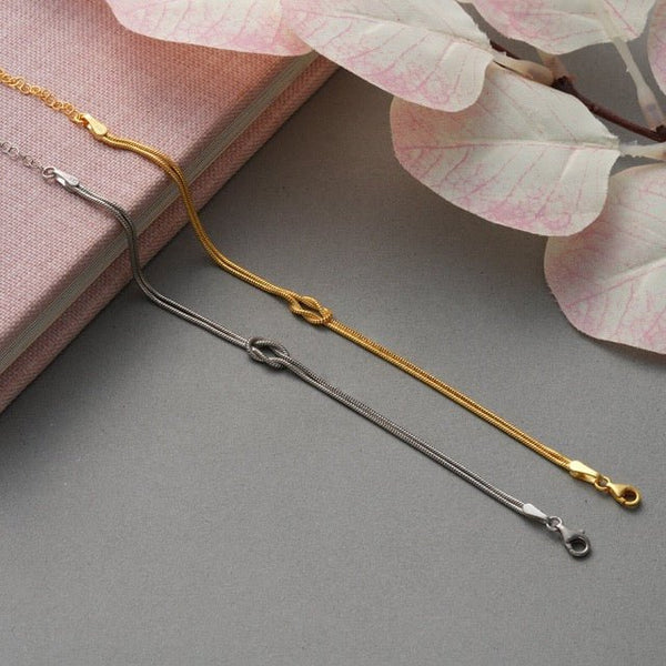 Taisha | Minimalist bracelet with knot detail