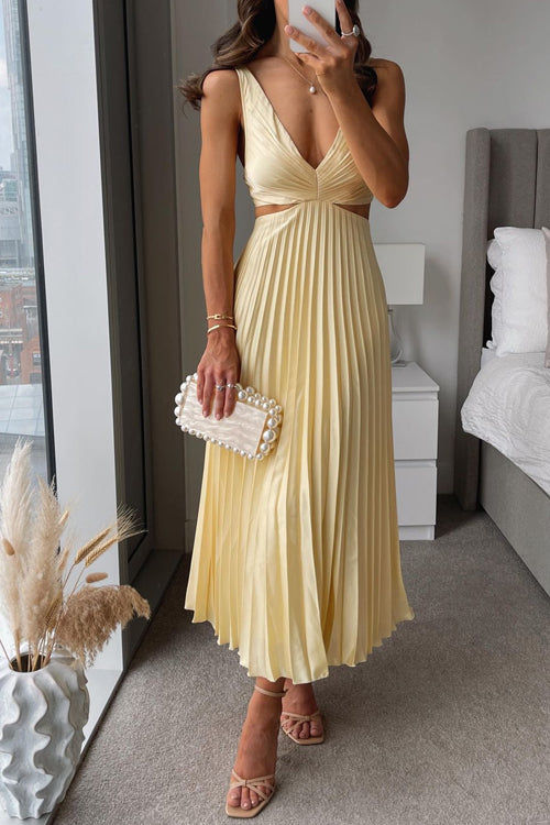 Karen | Elegant Pleated Midi Dress